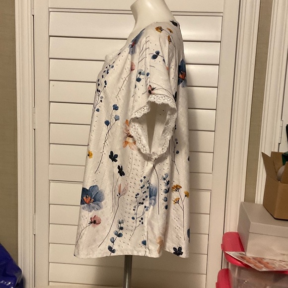 SHEIN White Floral Short Sleeve Top - Picture 5 of 6